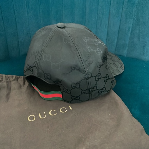 Black Gucci hat - Picture 2 of 4
